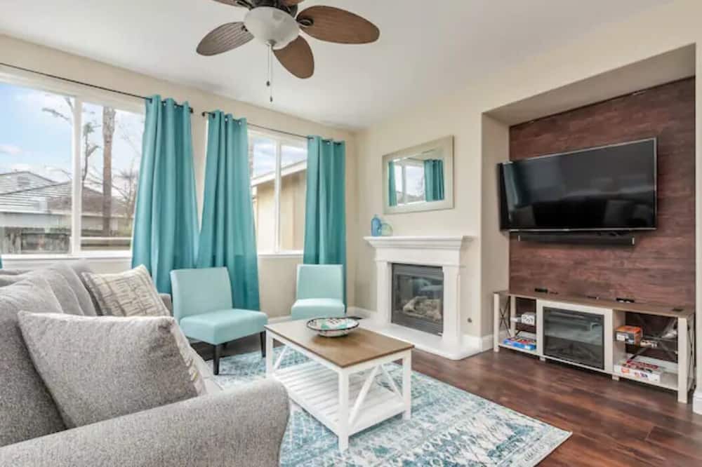 Photo of Livingroom in Roosevelt