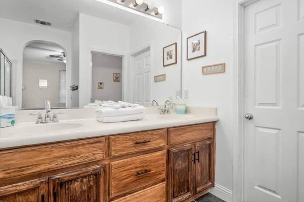 Photo of Bedroom in Roosevelt