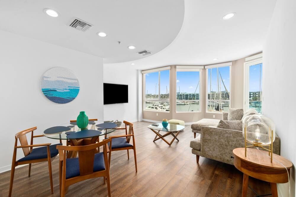 Photo of Livingroom in Silver Strand
