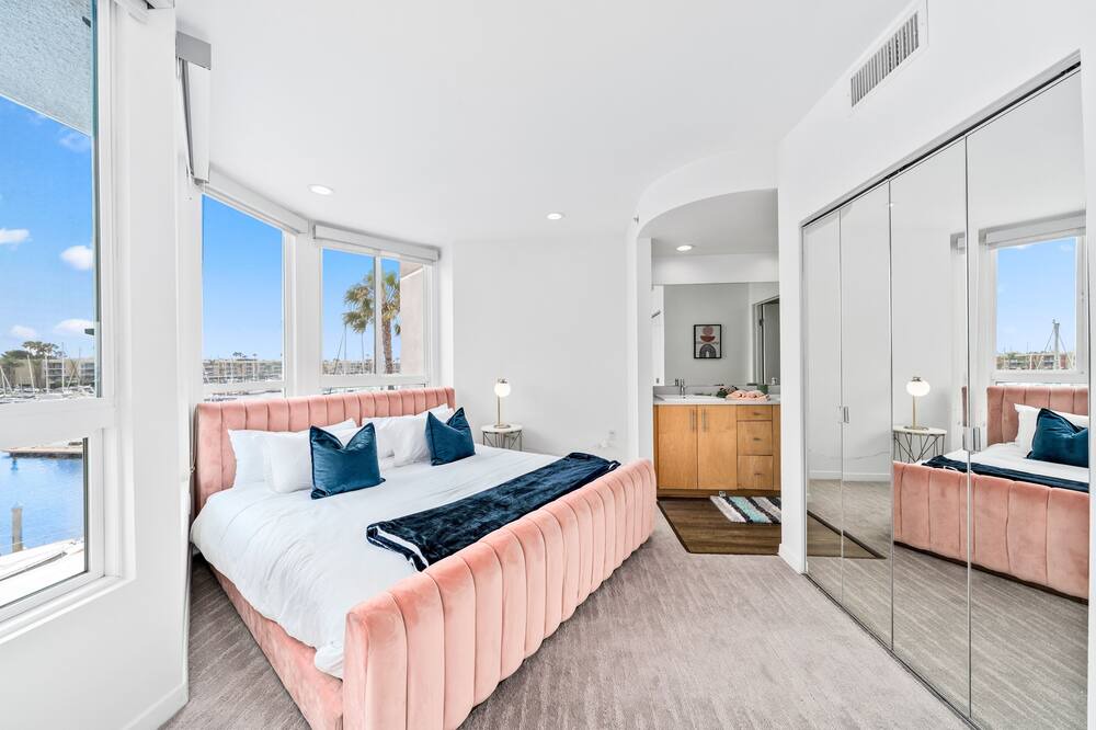Photo of Bedroom in Silver Strand