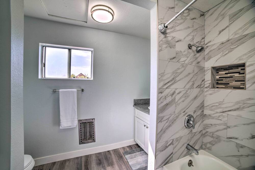 Photo of Bathroom in Corona