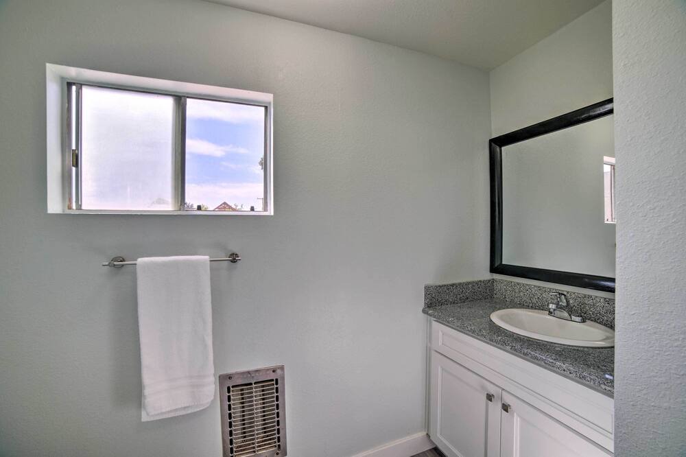Photo of Bathroom in Corona