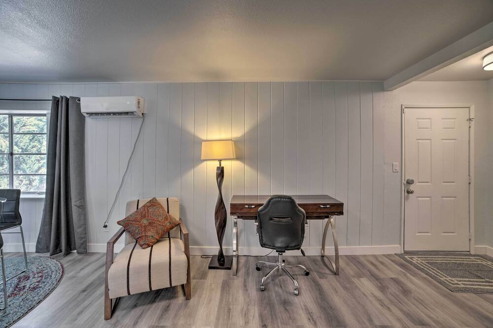 Photo of Livingroom in Corona