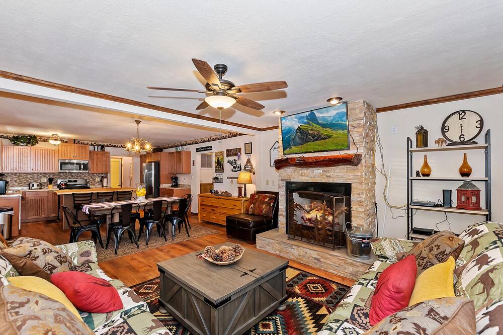 Photo of Livingroom in Boulder Bay