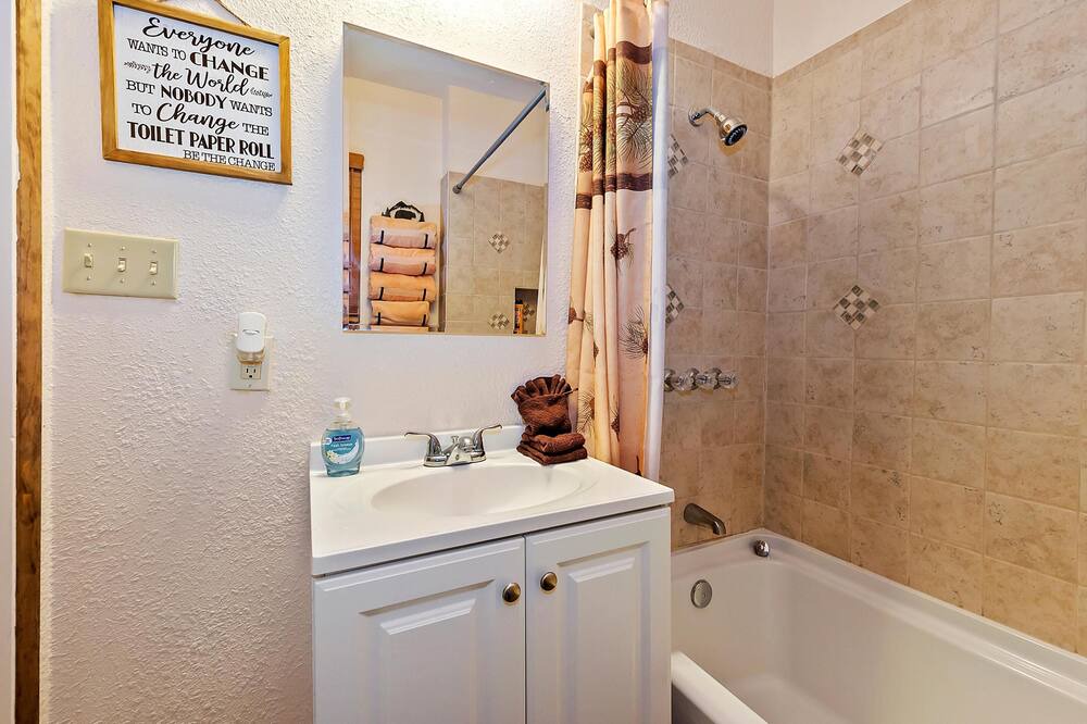 Photo of Bathroom in Boulder Bay