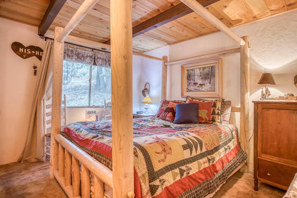 Photo of Bedroom in Upper Moonridge