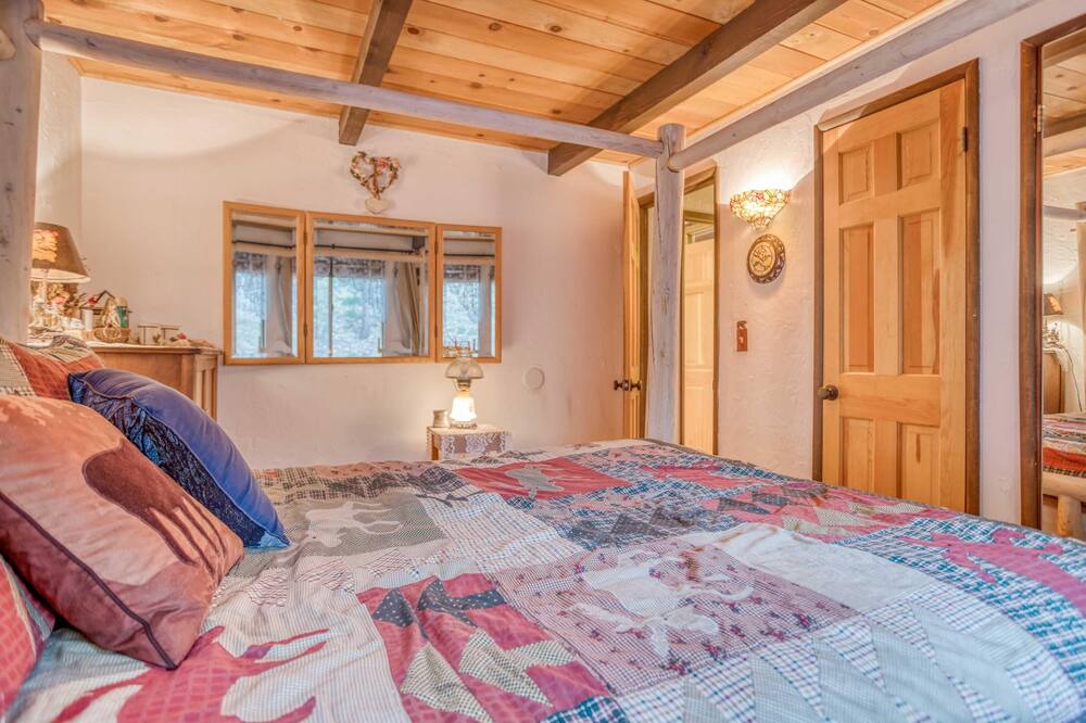 Photo of Bedroom in Upper Moonridge