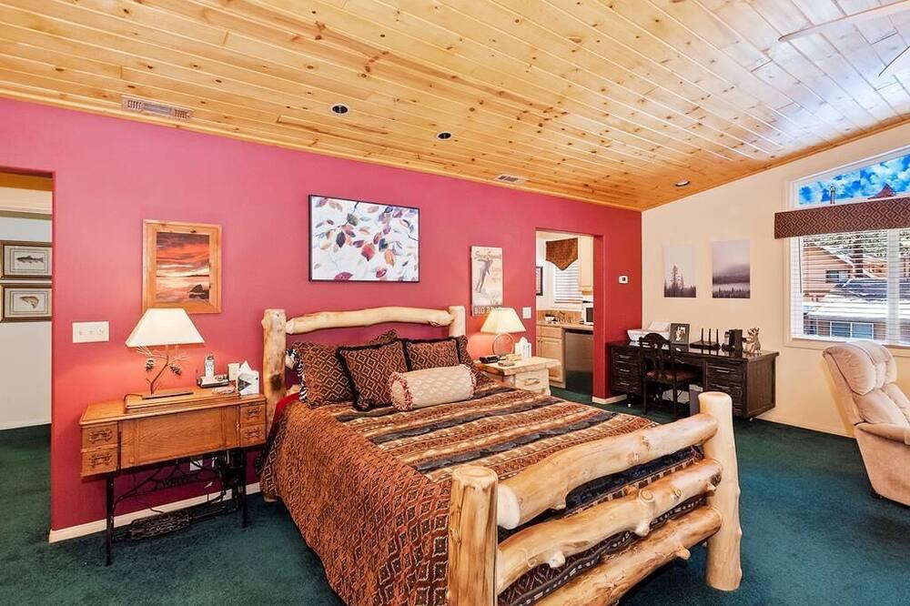 Photo of Bedroom in Summit Estates