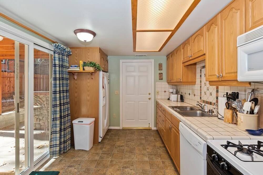 Photo of Kitchen in Summit Estates