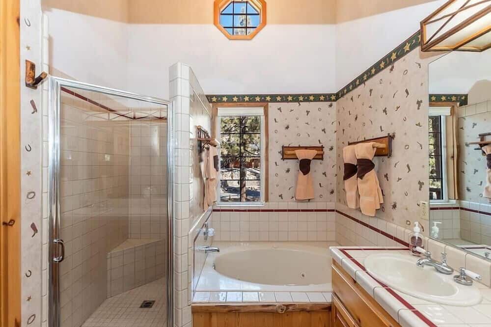 Photo of Bathroom in Eagle Mountain Estates