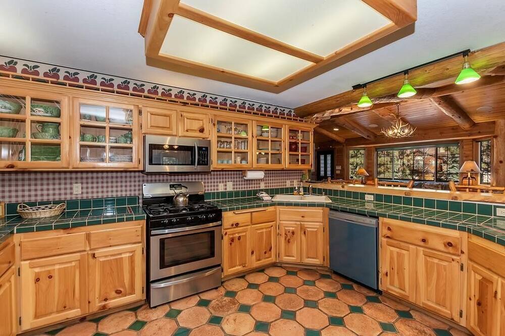 Photo of Kitchen in Eagle Mountain Estates