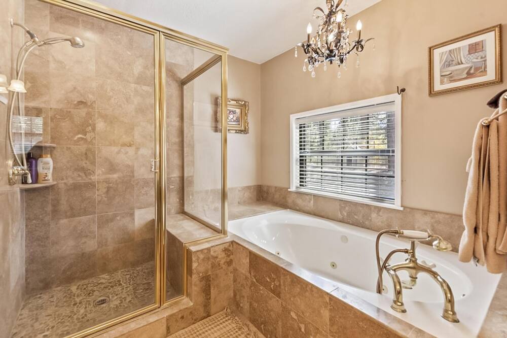 Photo of Bathroom in Fox Farm