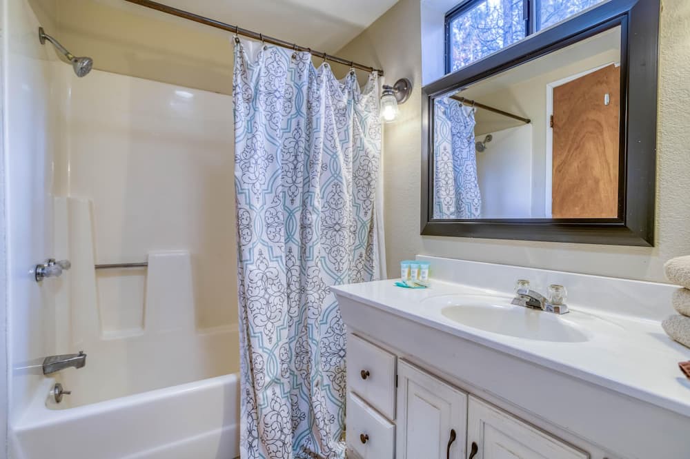 Photo of Bathroom in Fox Farm