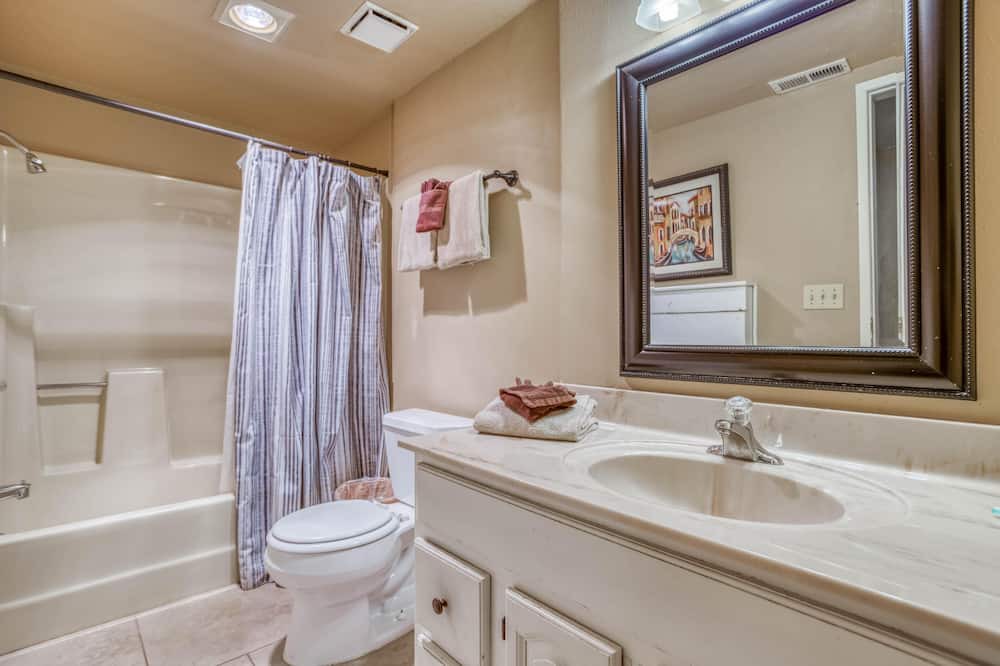 Photo of Bathroom in Fox Farm