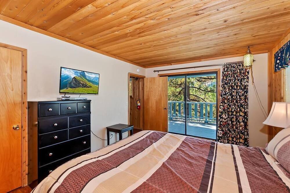 Photo of Bedroom in Upper Moonridge