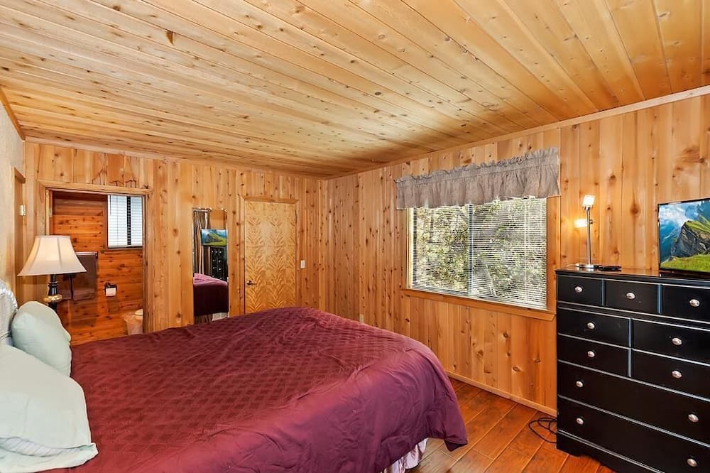 Photo of Bedroom in Upper Moonridge