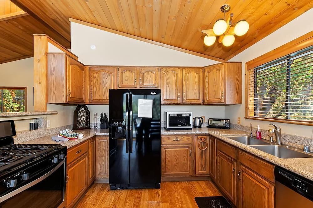 Photo of Kitchen in Upper Moonridge