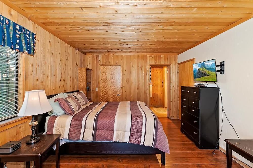 Photo of Bedroom in Upper Moonridge