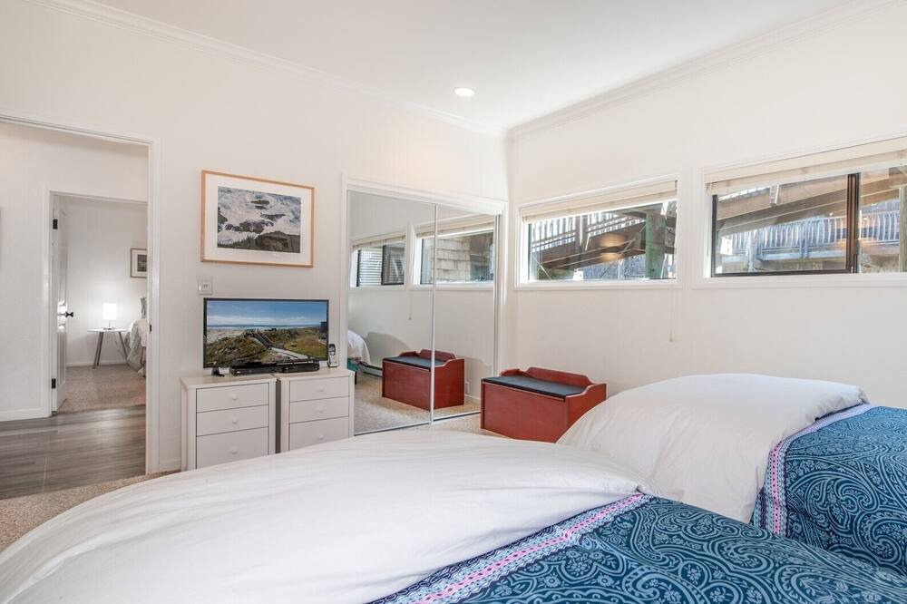 Photo of Bedroom in La Selva Beach