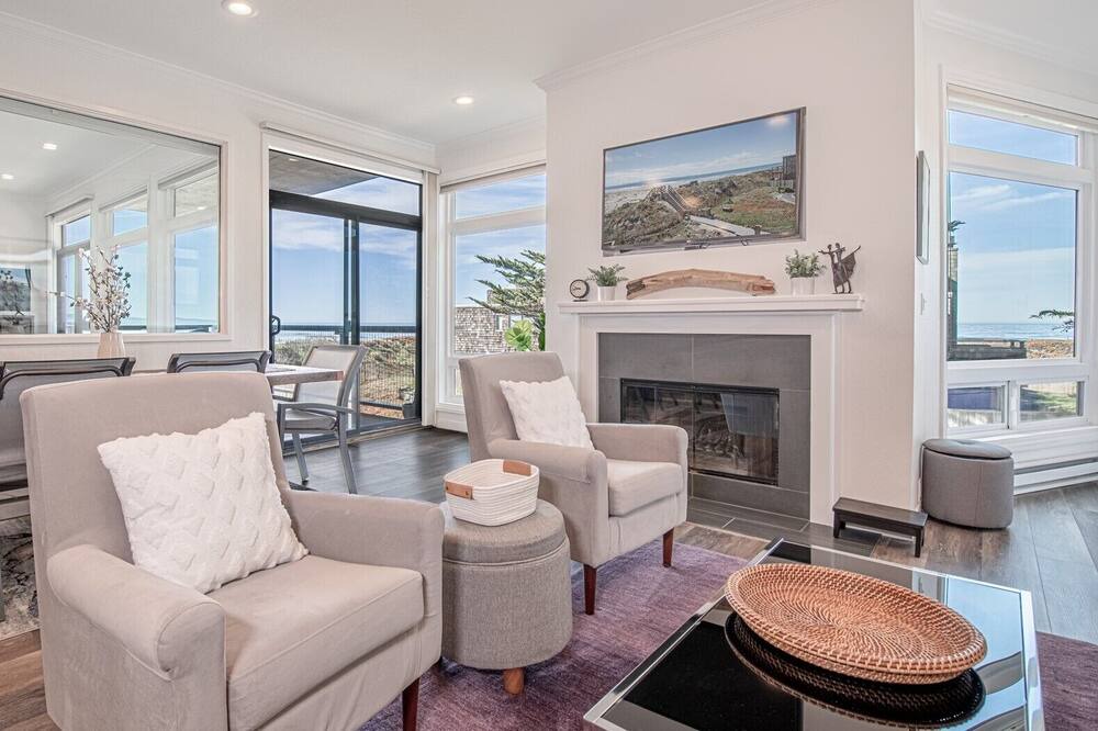 Photo of Livingroom in La Selva Beach