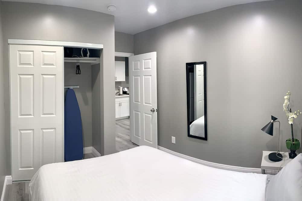 Photo of Bedroom in North Hills West