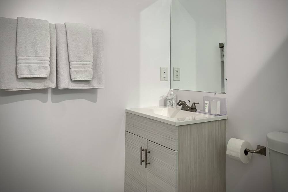 Photo of Bathroom in North Hills West