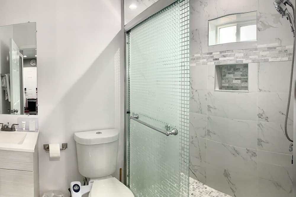 Photo of Bathroom in North Hills West