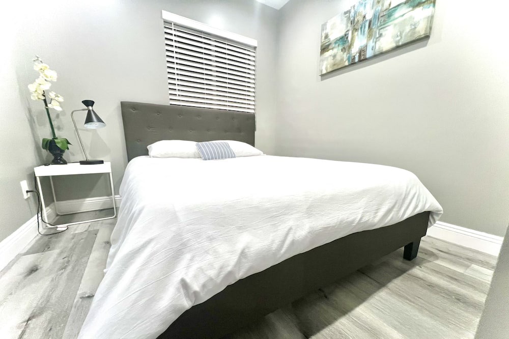 Photo of Bedroom in North Hills West