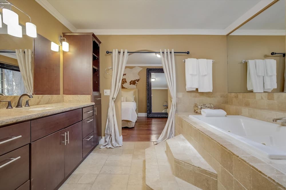 Photo of Bathroom in Anaheim Hills