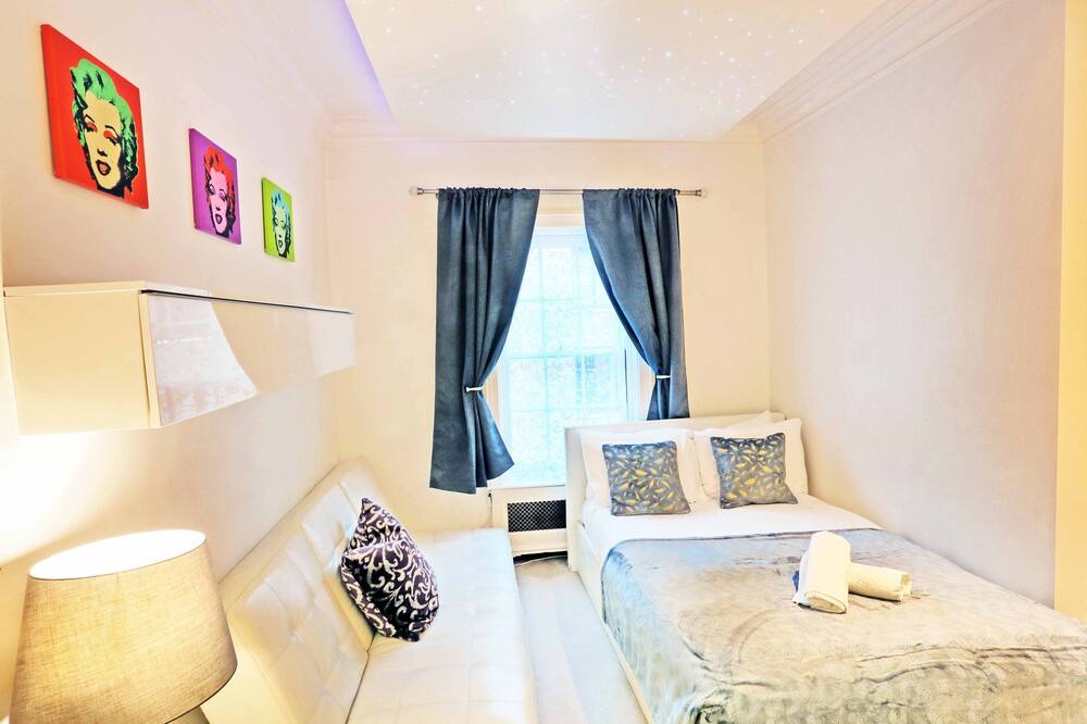 Photo of Bedroom in Chinatown