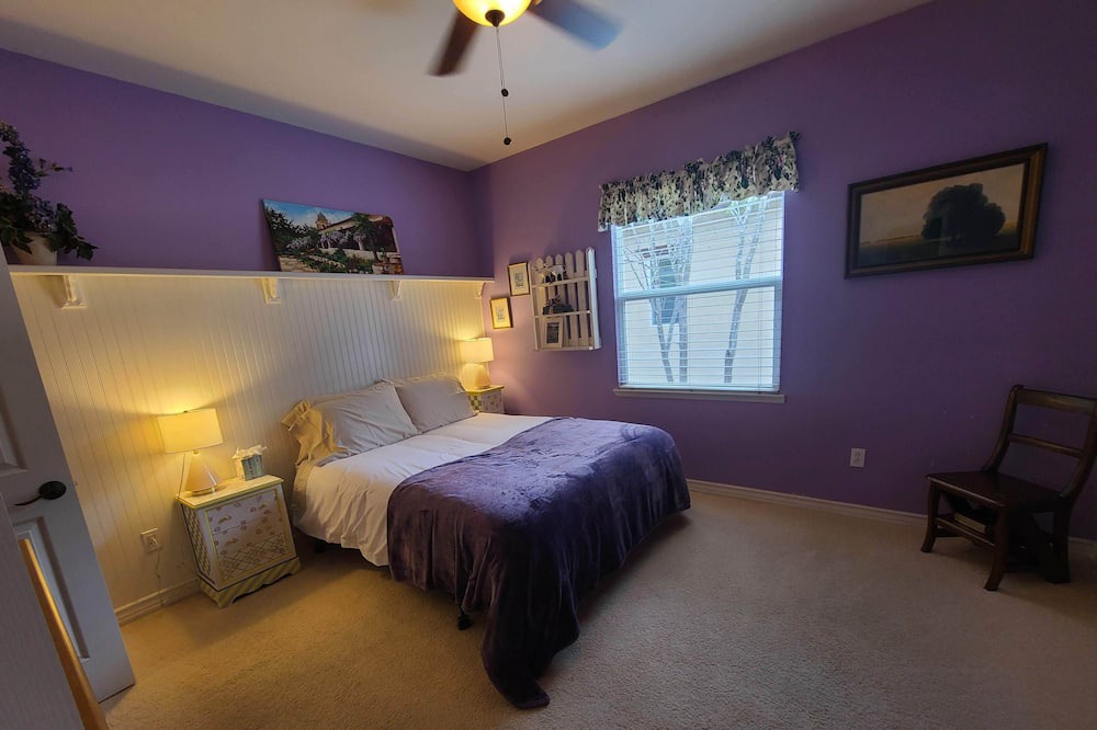 Photo of Bedroom in Goleta