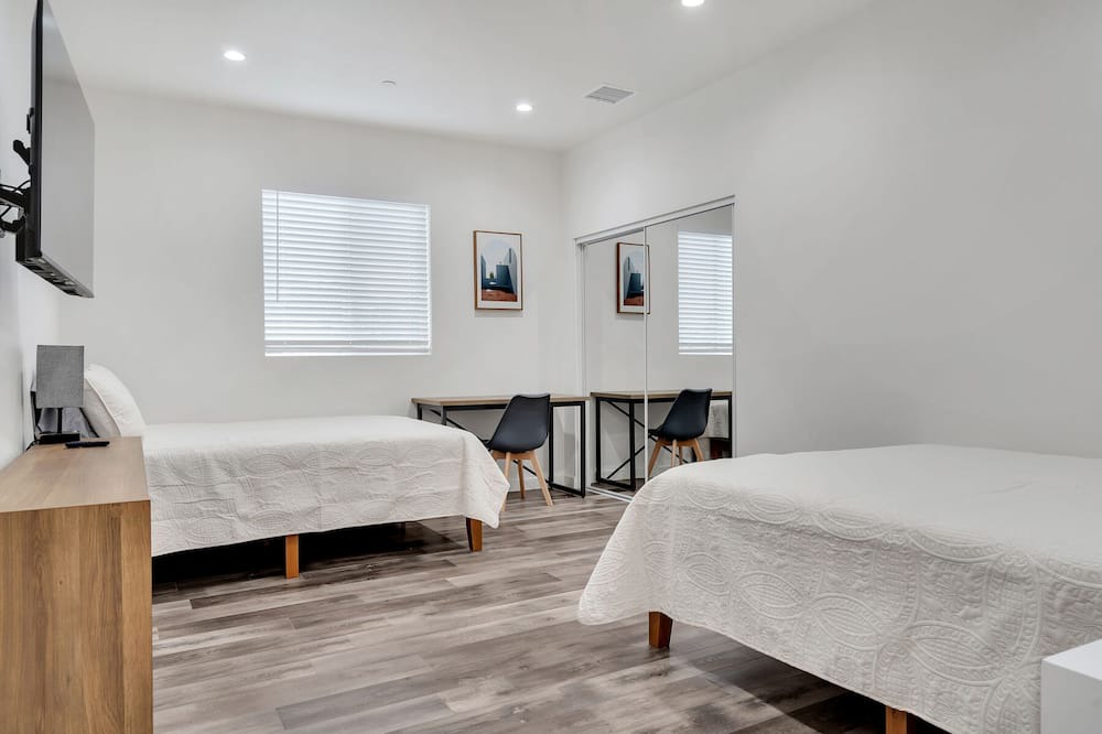 Photo of Bedroom in South Montebello