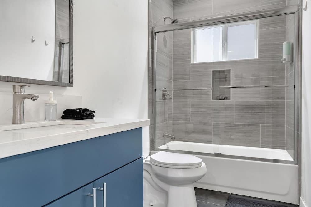 Photo of Bathroom in South Montebello