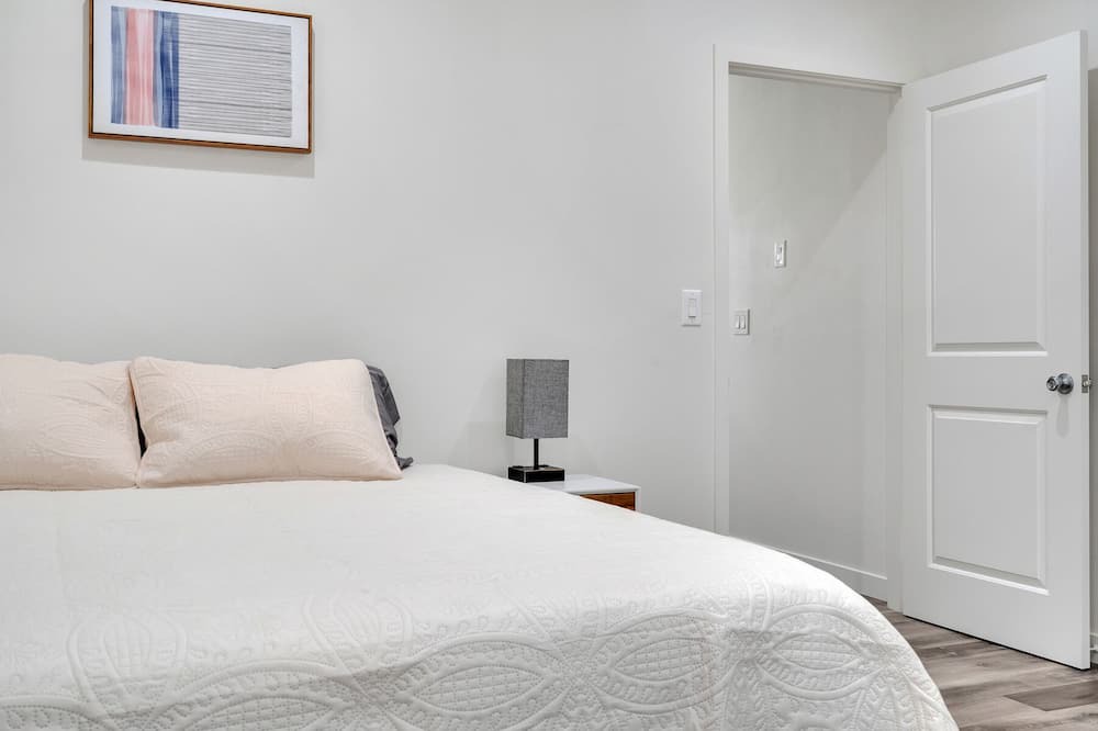 Photo of Bedroom in South Montebello