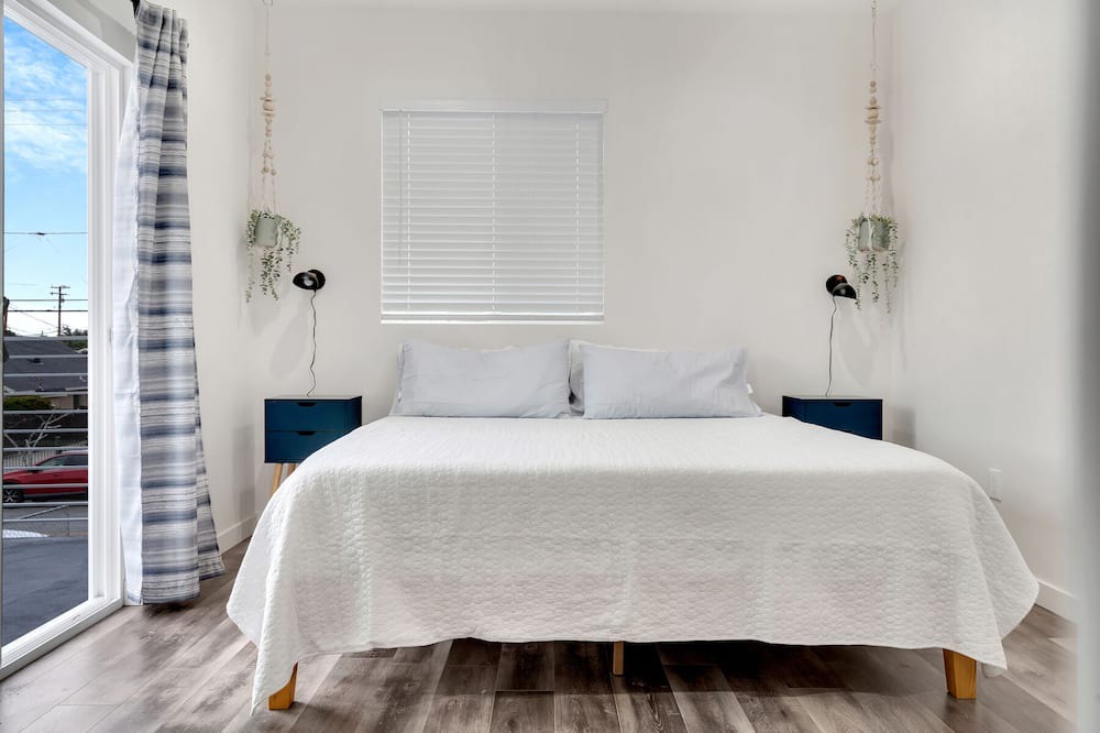 Photo of Bedroom in South Montebello
