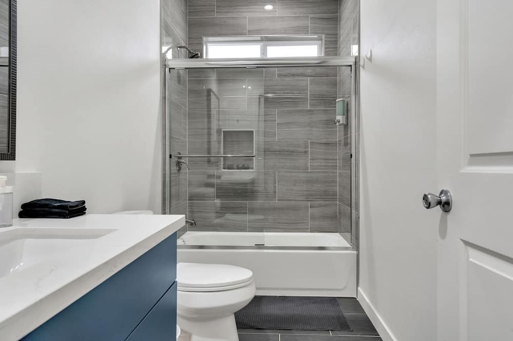Photo of Bathroom in South Montebello