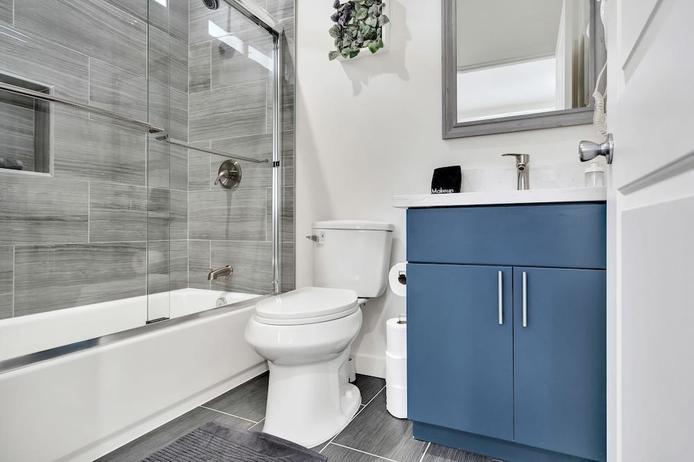 Photo of Bathroom in South Montebello