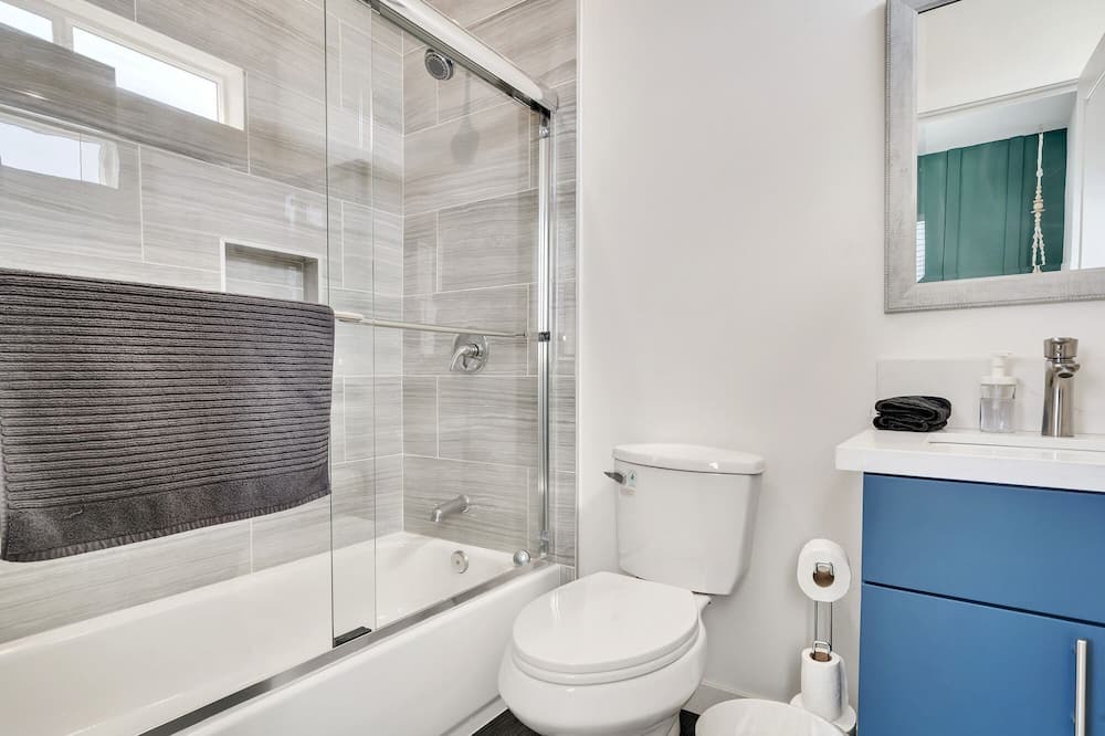 Photo of Bathroom in Montebello