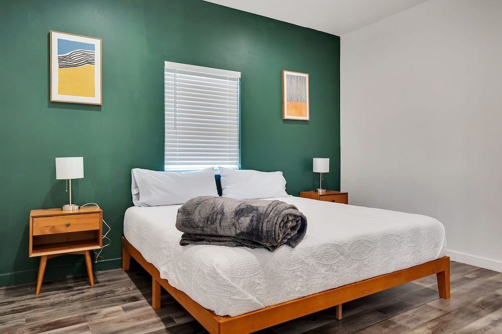 Photo of Bedroom in Montebello