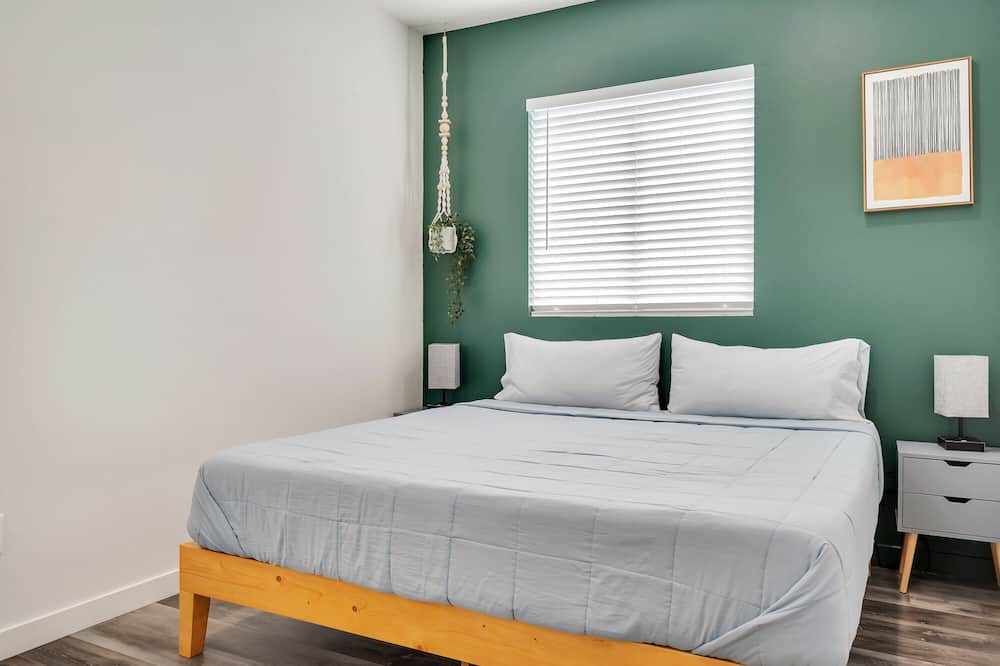 Photo of Bedroom in Montebello