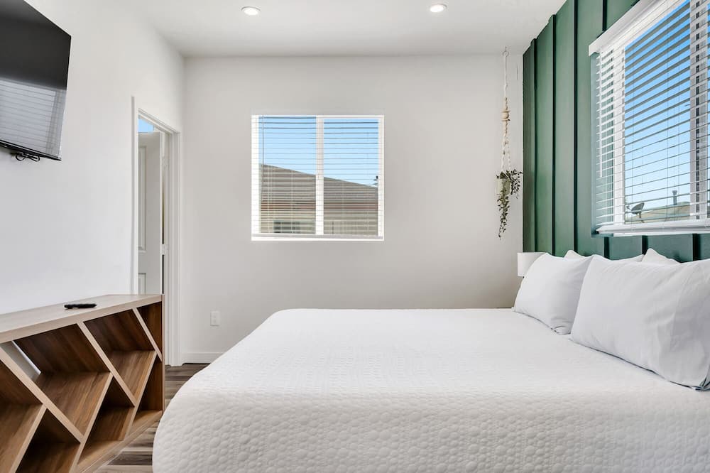 Photo of Bedroom in Montebello