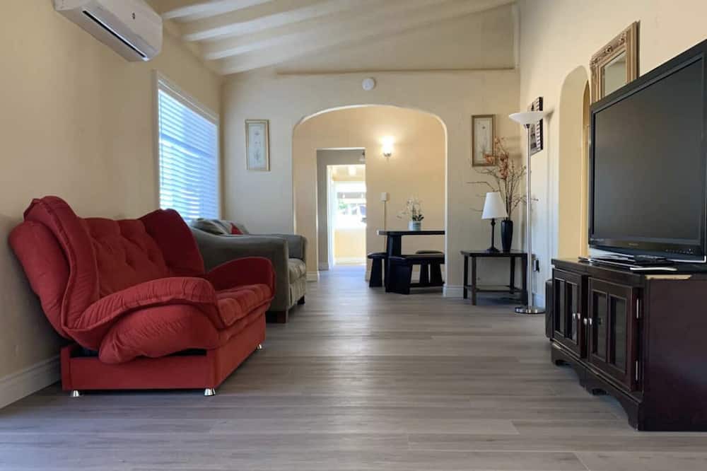 Photo of Livingroom in Chino