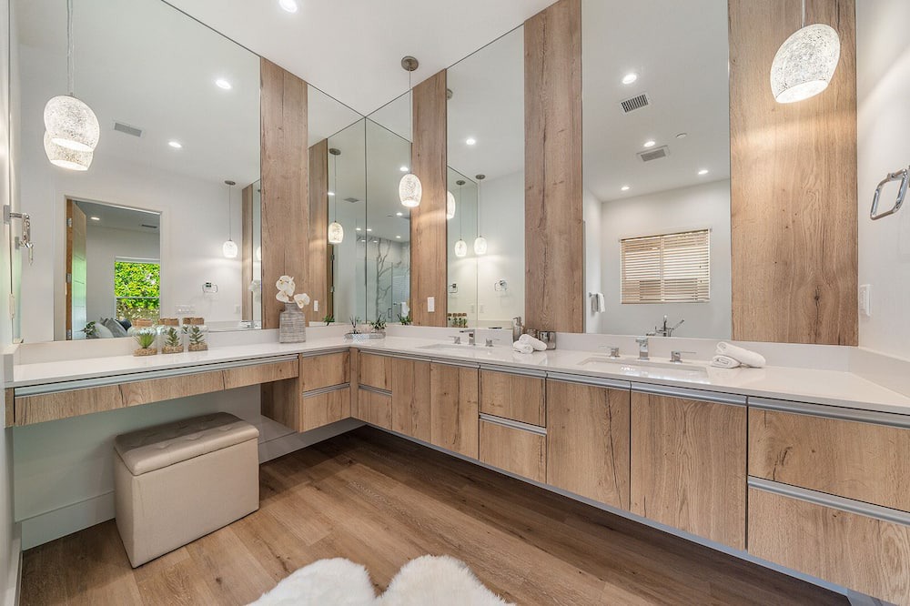 Photo of Bathroom in Valley Village