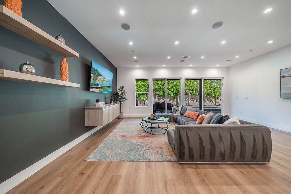 Photo of Livingroom in Valley Village