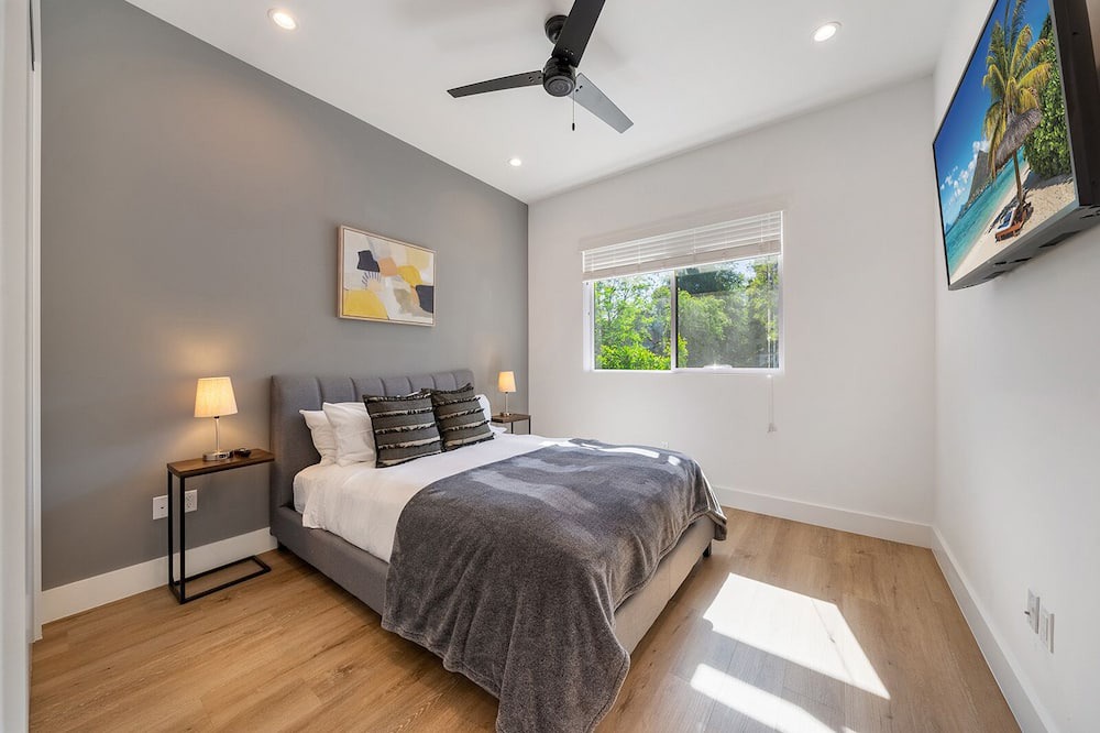 Photo of Bedroom in Valley Village