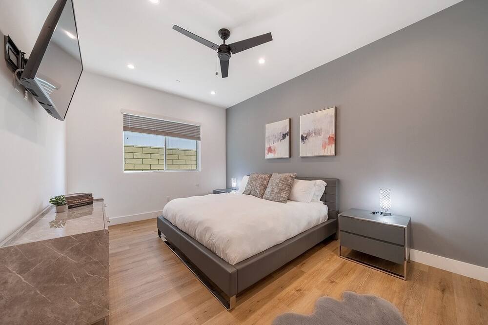 Photo of Bedroom in Valley Village
