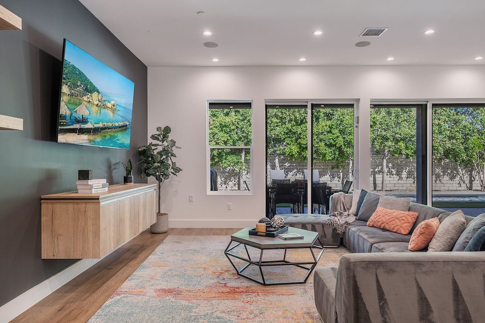 Photo of Livingroom in Valley Village