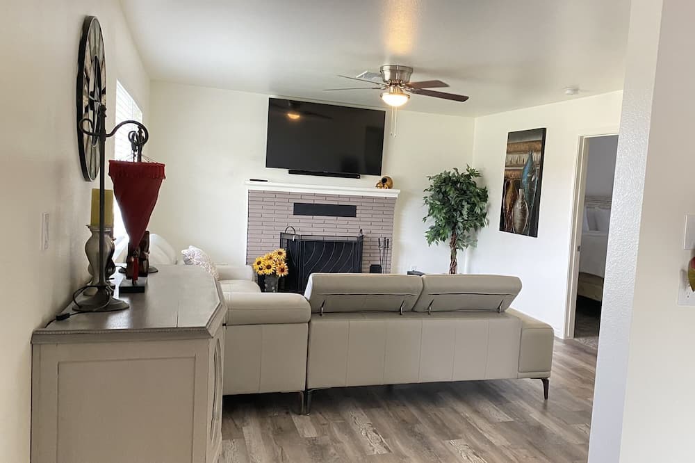 Photo of Livingroom in Riverside