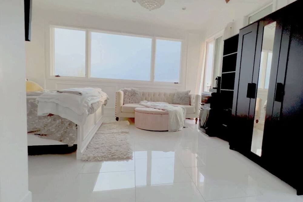 Photo of Bedroom in Hermosa Beach
