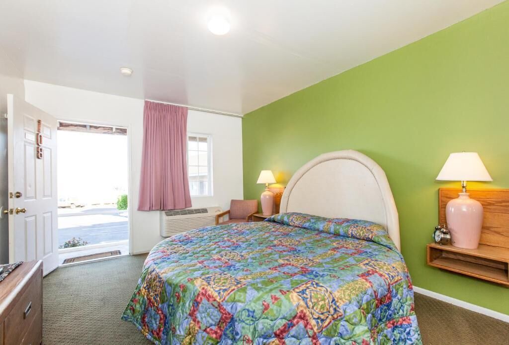 Photo of Bedroom in Barstow